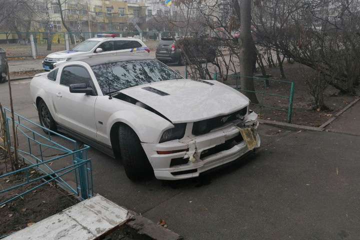 У Києві п’яний водій Ford протаранив Geely і втік із місця ДТП (фото)