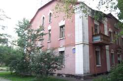 Пожежа сталася у старому двоповерховому будинку