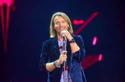  «Олегу надо было из-под потолка Дворца спорта на качающейся платформе за 30 секунд спуститься на сцену», - вспоминает режиссер концерта 
  