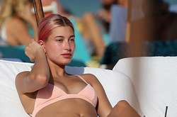  Звезду заметили на фотосессии в Майами 
  