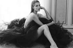 Рози Хантингтон-Уайтли в рекламной кампании Jimmy Choo (фото)