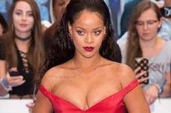  Рианна эпатировала фанатов дерзким образом 
  