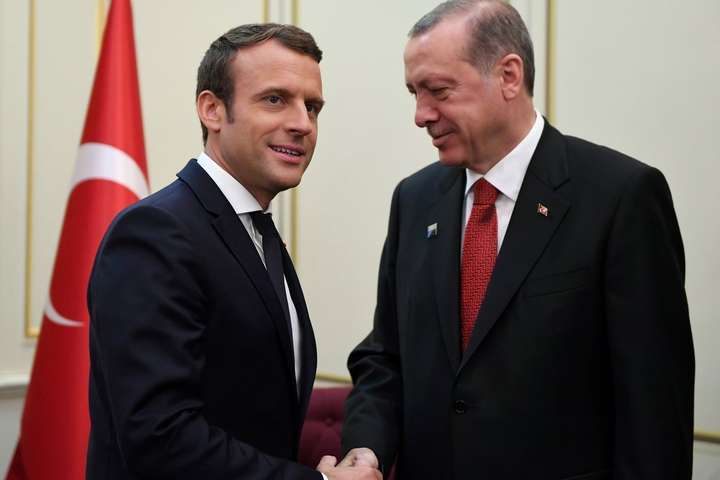 МЗС Франції викликало турецького посла через пораду Макрону «перевірити голову»