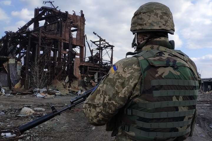 Доба на Донбасі: сім ворожих обстрілів, один військовий загинув