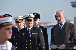 Лідер Франції нагородив командувача ВМС України Воронченка орденом «За заслуги»