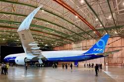 Лайнер Boeing 777X розламався під час випробувань