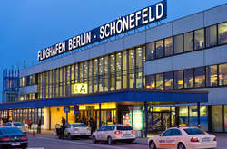  У посольстві обіцяють, що всі громадяни зможуть вилетіти в Україну у понеділок 