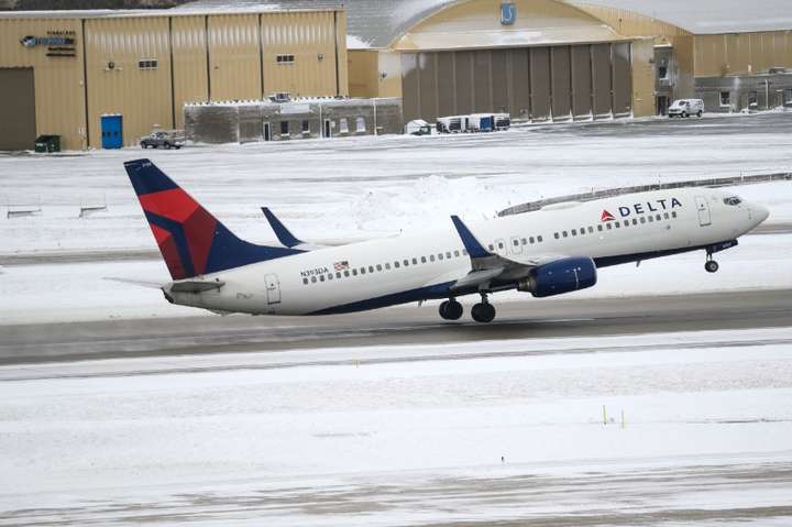 Негода паралізувала авіасполучення у США: понад 1300 рейсів затрималися