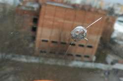 Обстріляне підлітками вікно