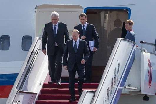 Літак Путіна у Киргизії посадили «на дотик» 