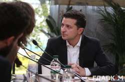 Вздовж маршруту кортежу Зеленського тепер розставляють мерзнути бійців Нацгвардії