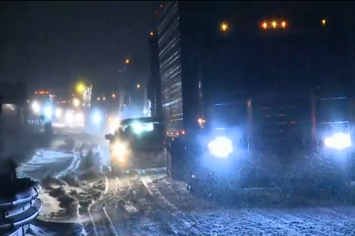 В Канаде около 40 автомобилей столкнулись из-за снегопада, есть жертва