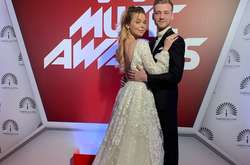 Алина Гросу вышла на красную дорожку в свадебном платье