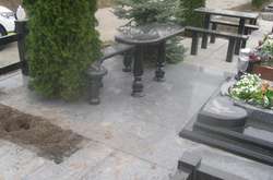 Поліція розшукує вандалів, що сплюндрували могилу героя Небесної сотні