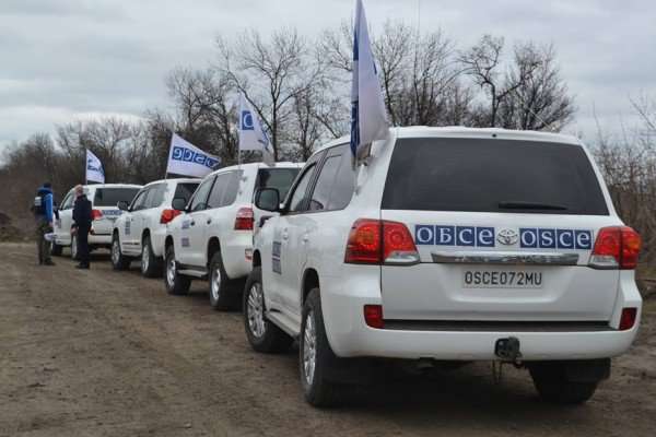 На Донбасі блокпости бойовиків тричі не пропустили патрулі ОБСЄ