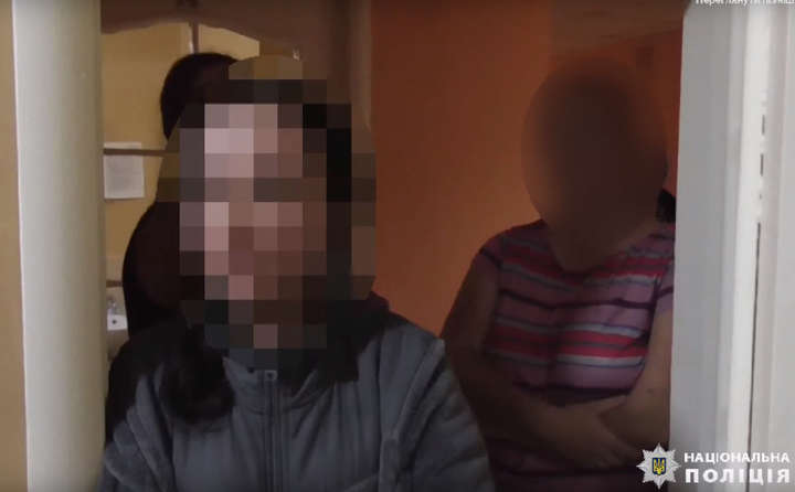 В Одесі жінка намагалася задушити власне немовля, щоб випити горілку