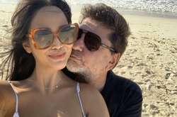  Cудя по геотэгам Дарьи, они с мужем сейчас отдыхают на Багамах 
  