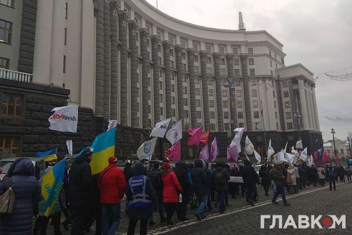 Протестувальники перекрили вулицю Грушевського (фото)