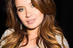  «Увидев тебя все тает», - прокомментировал фото жены Монатик 
 instagram.com/irinamonatik/ 