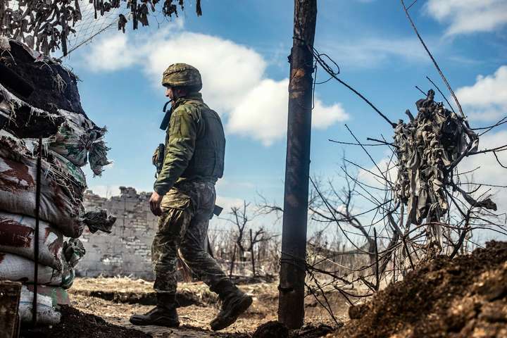 Бойовики за добу сім разів обстріляли позиції українських бійців на Донбасі