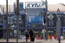 Пасажиропотік аеропорту «Київ» падає