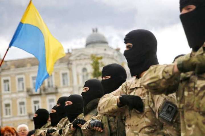 «Голуби миру» та «колоради» проти Ірини Геращенко