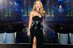 Соблазнительная Тина Кароль в черном боди взбудоражили сеть пикантным фото