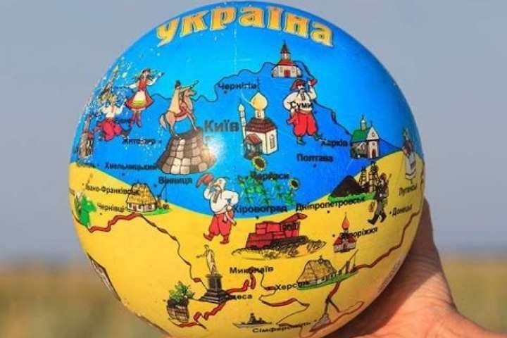 Імідж України у світі: поетеса і експосол розповіли про культурну дипломатію 