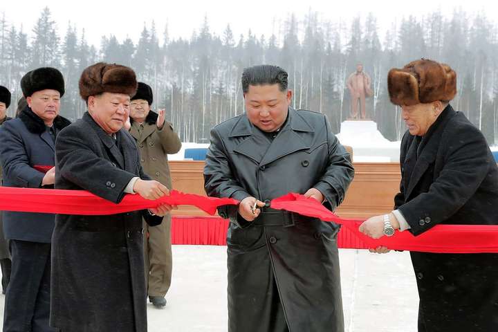 Кім Чен Ин урочисто відкрив нове місто в Північній Кореї. Фотогалерея
