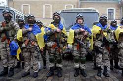  Праздничный день в честь ВСУ установлен соответствующим постановлением в 1993 году 
  