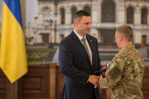 «Україна вистояла завдяки вам»: Кличко подякував українським військовослужбовцям