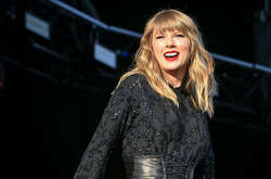  Второй раз за пять лет на первом месте оказалась певица Тейлор Свифт 
  