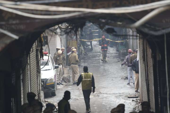 В індійському Нью-Делі на ринку спалахнула пожежа – загинуло 34 людини