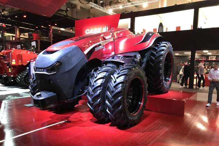 На виставці у Ганновері показали безпілотний трактор