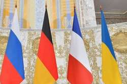 Росія відмовляється розглядати зміну мінських угод на саміті в Парижі