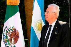 Мексика отозвала посла из Аргентины за кражу книги из магазина