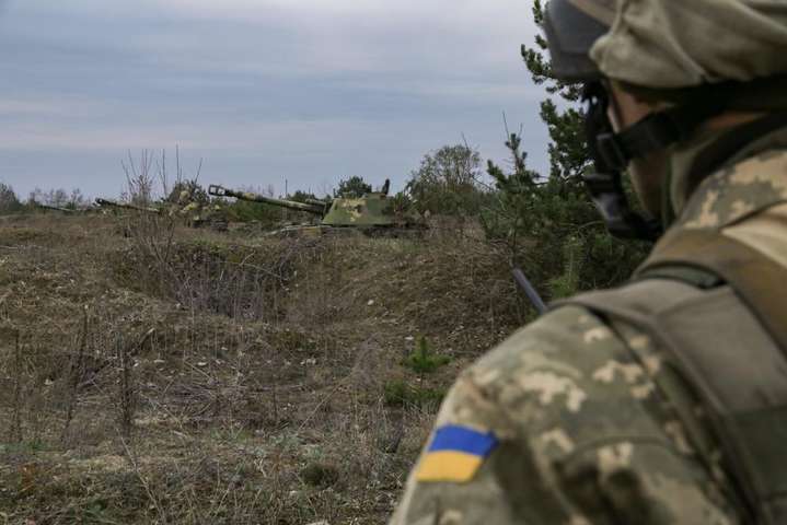 Російські найманці обстріляли українських військових біля Красногорівки й Березового