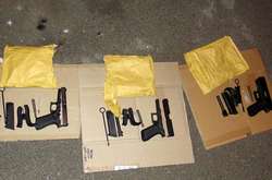 Правоохоронці направили зброю на відповідну експертизу