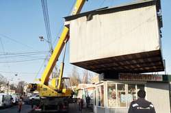 Туалети, кав’ярні, автолавки: за тиждень з вулиць Києва зникла сотня МАФів (фото)