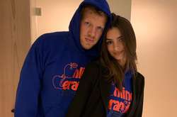 Эмили Ратаковски удивила нежным фото с мужем