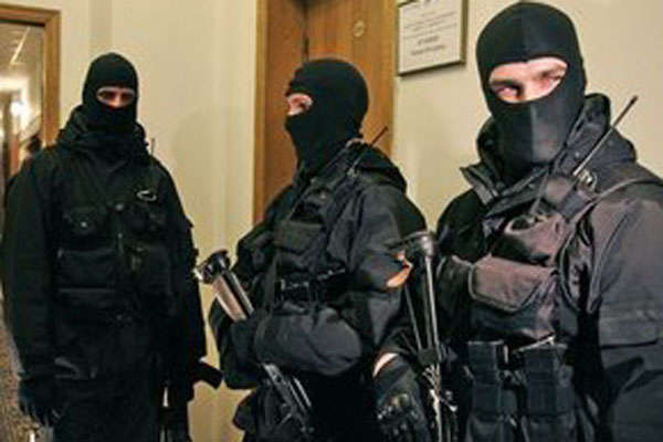 Поліція обшукала дім волонтерів Акастьолових