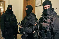 Поліція обшукала дім волонтерів Акастьолових