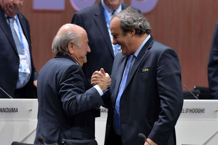 ФІФА розраховує відсудити в Блаттера та Платіні два мільйони євро
