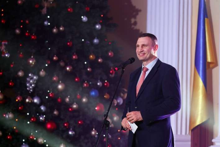 Віталій&nbsp;Кличко провів у мерії дипломатичний прийом з нагоди Нового року та Різдва - Кличко влаштував дипломатам новорічну вечірку (фото) 