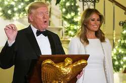 Модный конфуз: Мелания Трамп в белом наряде опозорилась на рождественском балу Конгресса