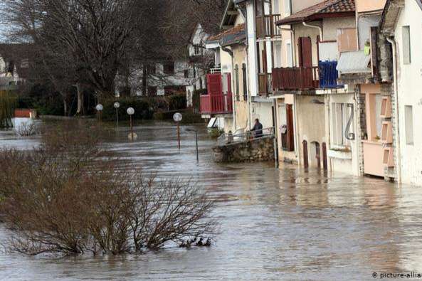 У Франції через шторм загинули щонайменше 2 особи