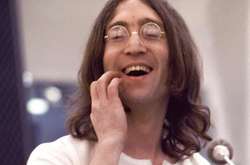 Забытые Ленноном в такси круглые очки ушли с молотка за $200 тысяч