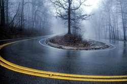 Туман і мокрі дороги. Водіїв попередили про небезпеку 