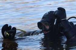 З озера в Києві водолази дістали тіло чоловіка 