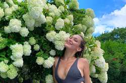  Обнаженная грудь и упругий пресс Беллы – предмет для зависти многих даже в мире шоу-бизнеса 
  